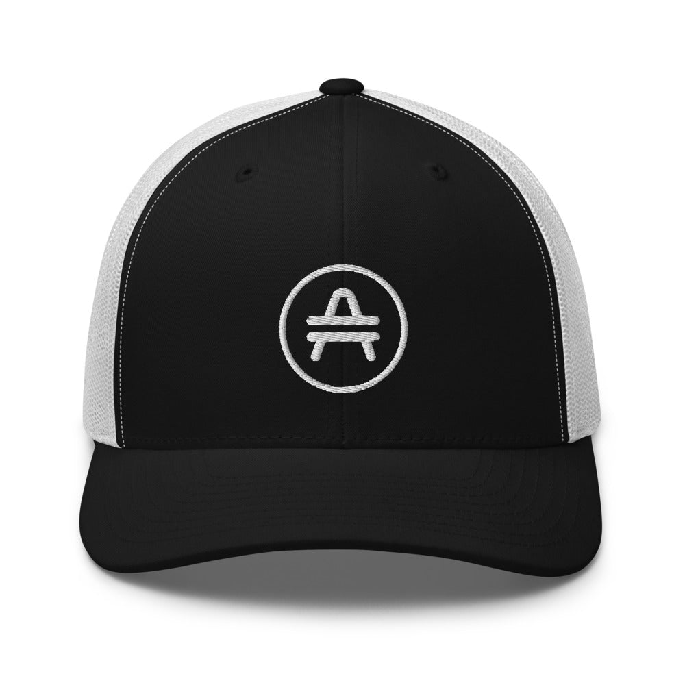 A black/white AMP Token AMP swagg alt-logo Trucker hat